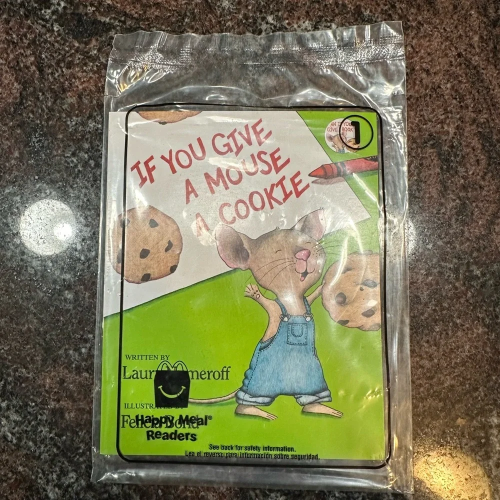 NWT Mini “If You Give a Mouse a Cookie” book